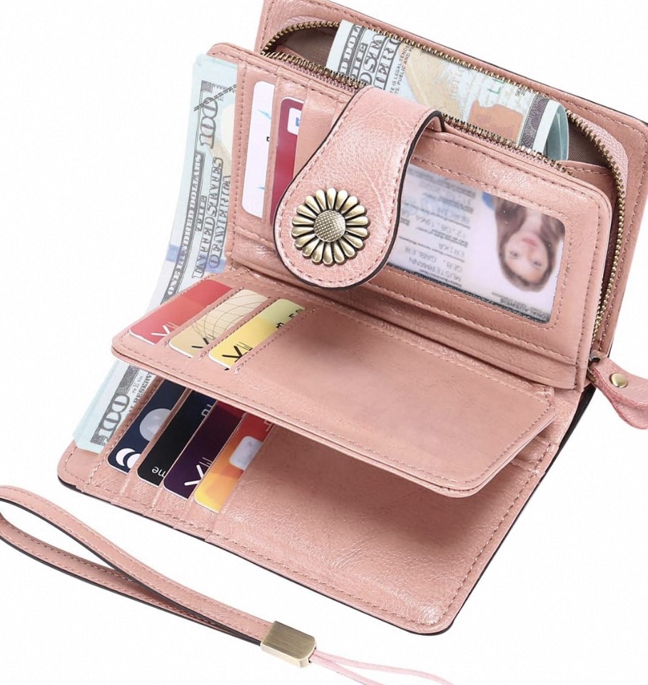 Zipper Wallets for Women: A Blend of Security and Style